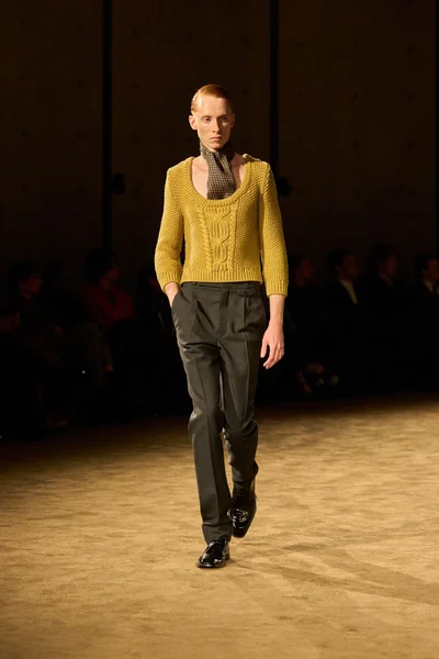 Look 14